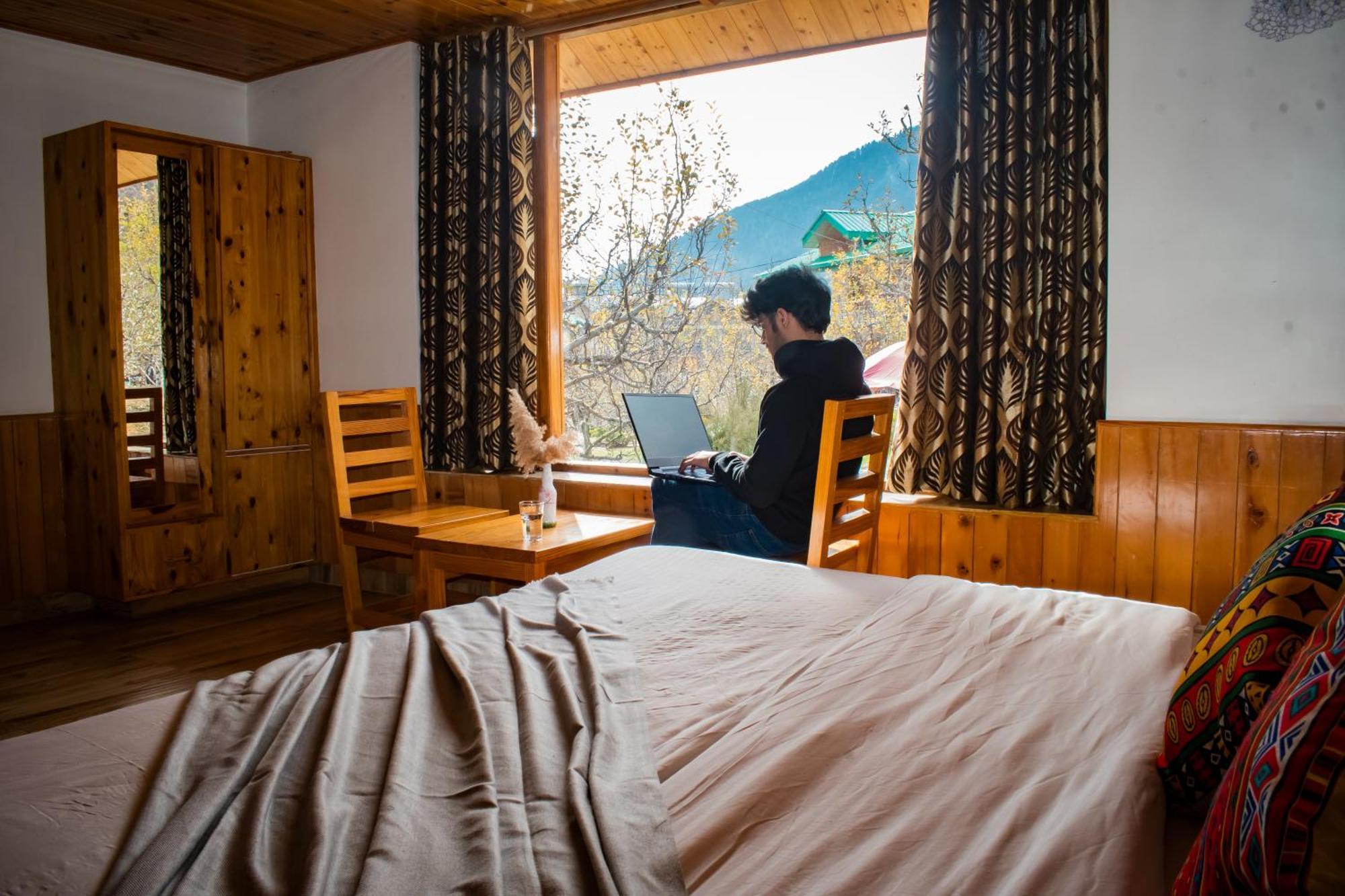 Bed and Breakfast Cascade Mountain Retreat Manali Esterno foto